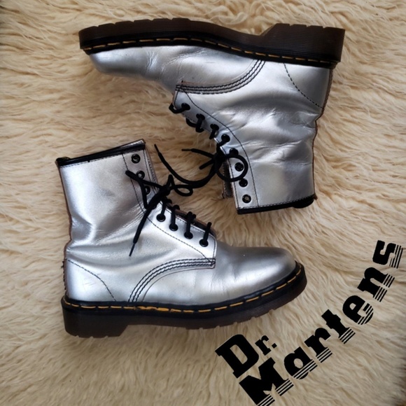 Dr. Martens Shoes - 🚫SOLD🚫 Vintage England Dr. Martens Boots 7